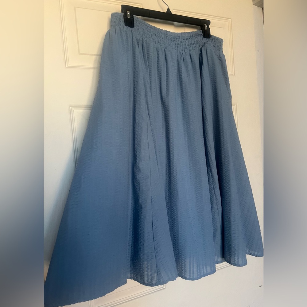 Torrid blue midi smocked skirt - Picture 2 of 5